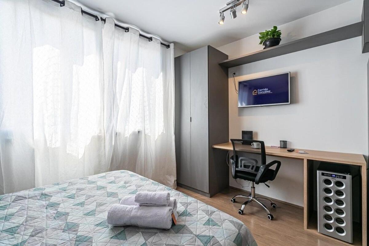 Funcional No Bras Com Piscina/metro Bras Apartment